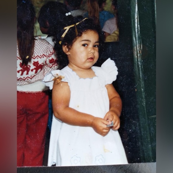 Meet your Posher, Margie Pobre Chica Rica - Picture 2 of 7